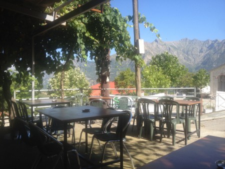 ΚΑΦΕΔΑΚΙ ΜΕ ΘΕΑ ΤΟ ΒΟΥΝΟ